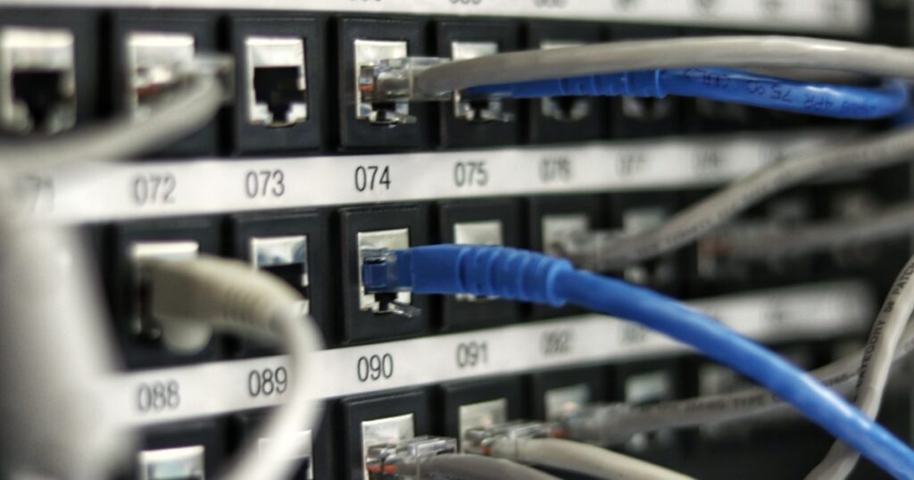 docker compose to kubernetes migration - Cloud infrastructure and server deployment dashboard